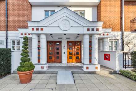 Walnut Court, Kensington Green, W8, Image 17