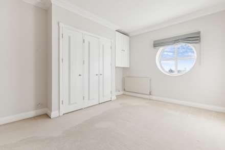 Walnut Court, Kensington Green, W8, Image 6