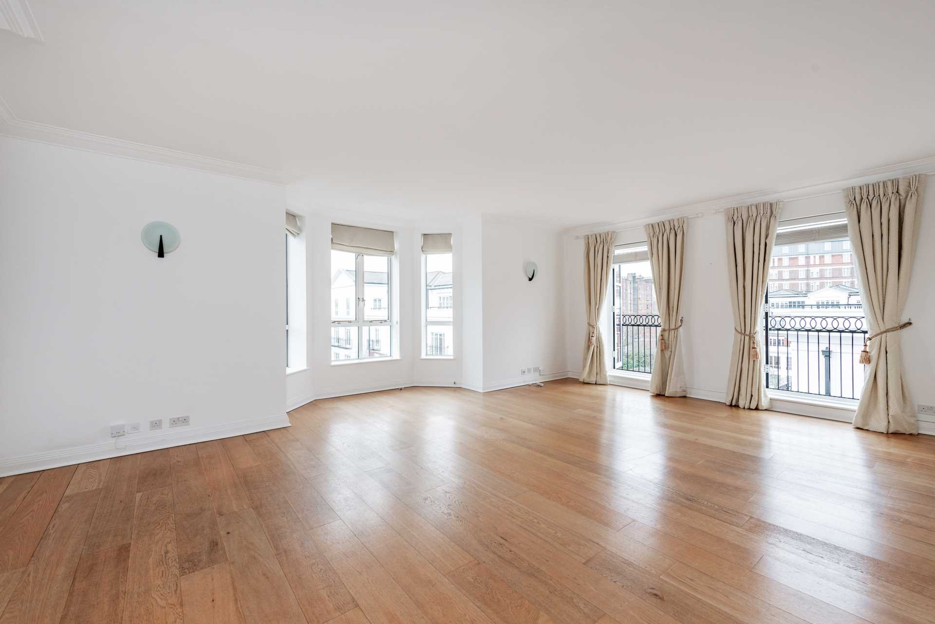 Walnut Court, Kensington Green, W8, Image 1