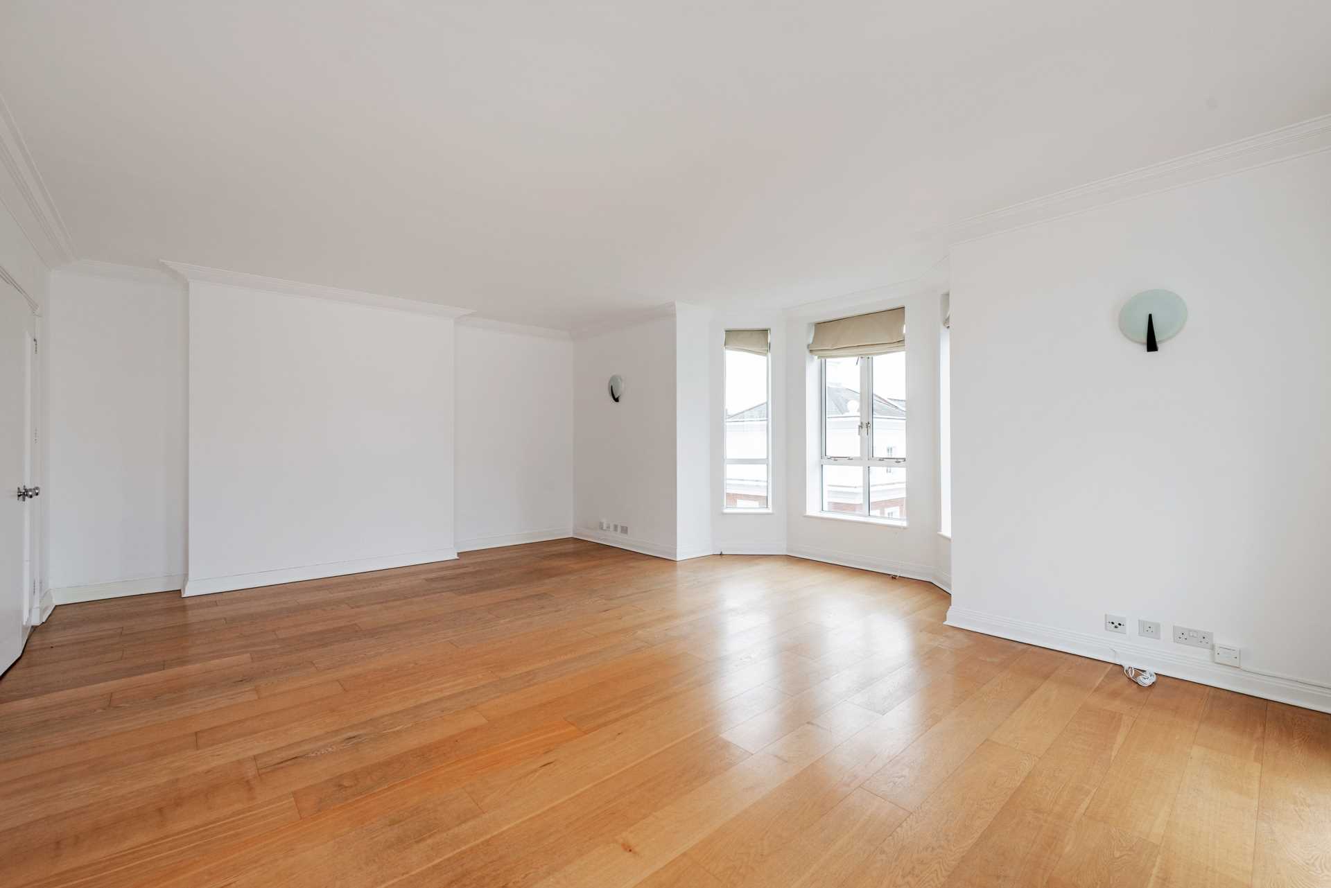 Walnut Court, Kensington Green, W8, Image 2