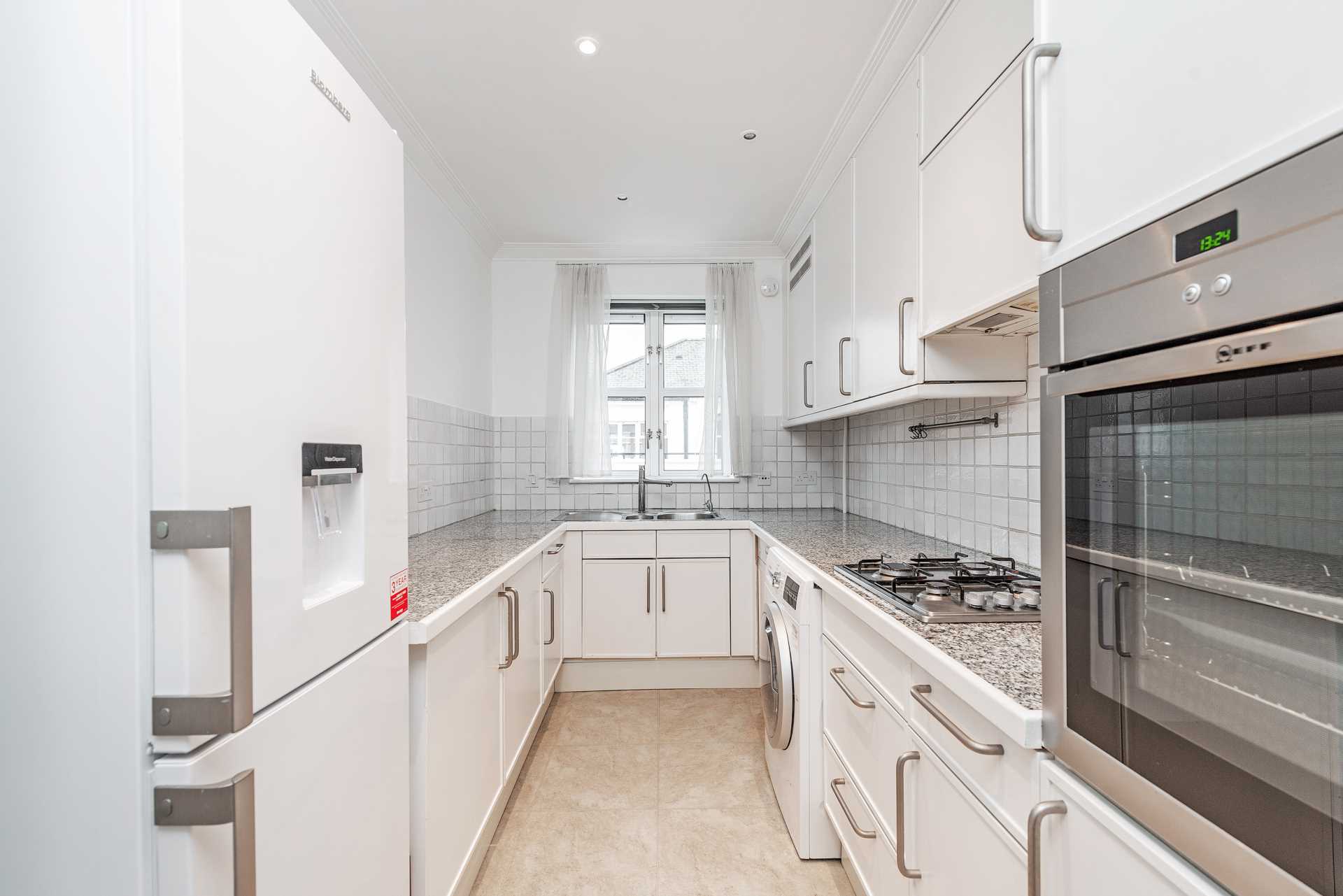 Walnut Court, Kensington Green, W8, Image 4