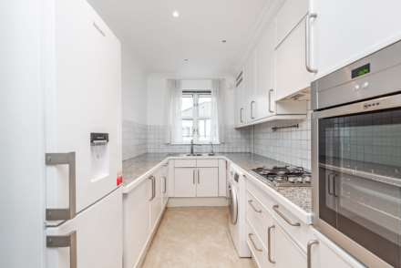 Walnut Court, Kensington Green, W8, Image 4