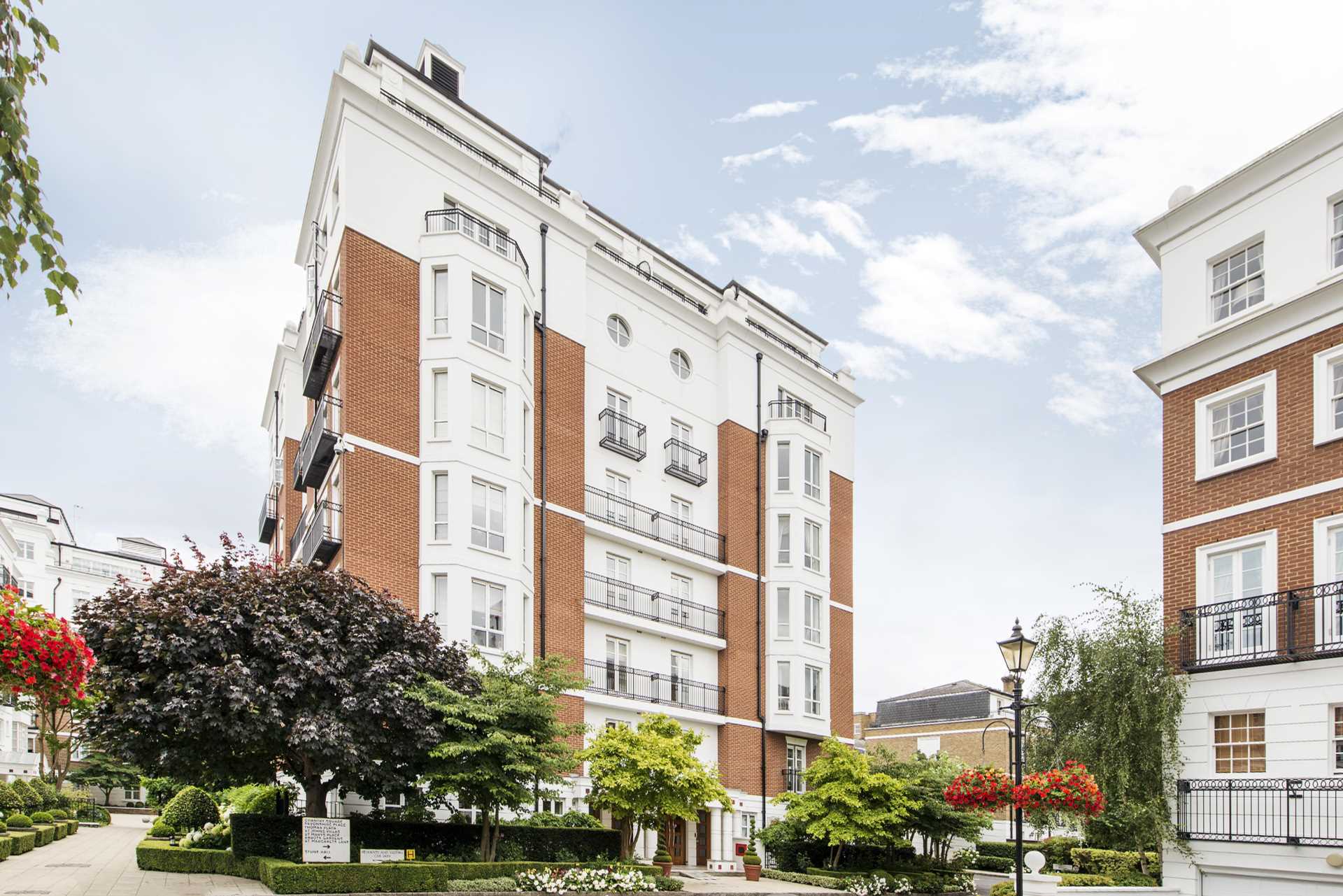 Walnut Court, Kensington Green, W8, Image 12