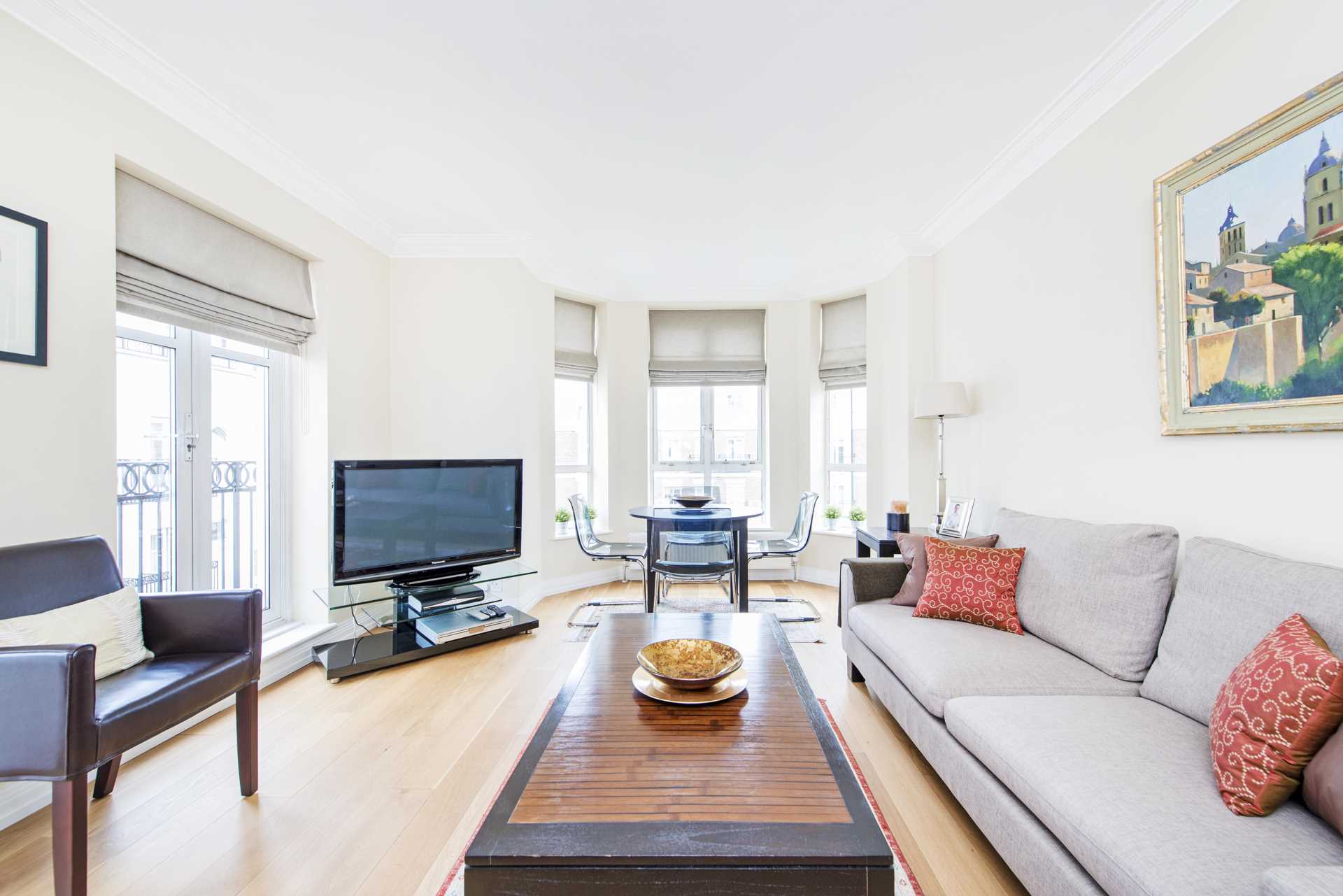 Walnut Court, Kensington Green, W8, Image 4