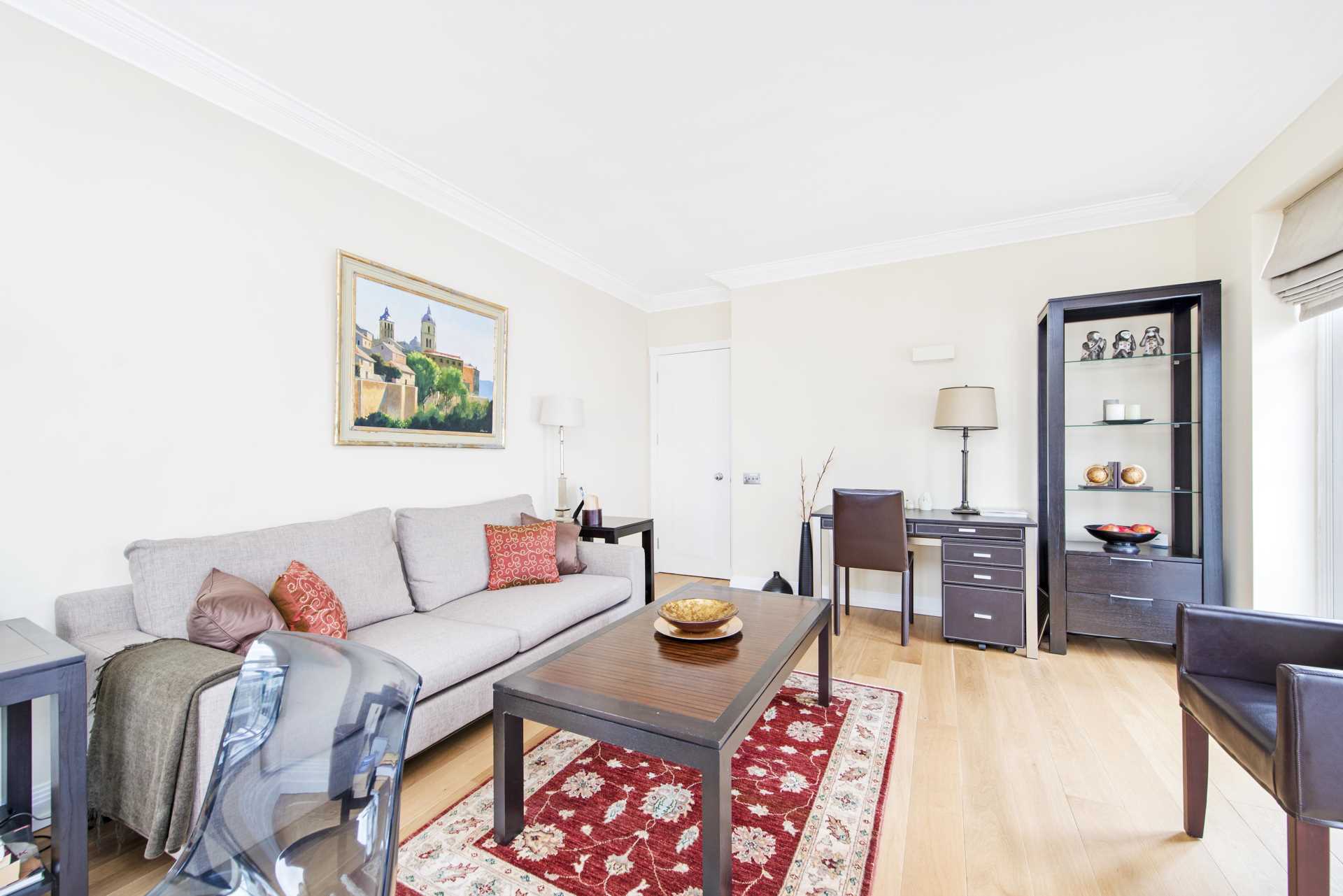 Walnut Court, Kensington Green, W8, Image 6