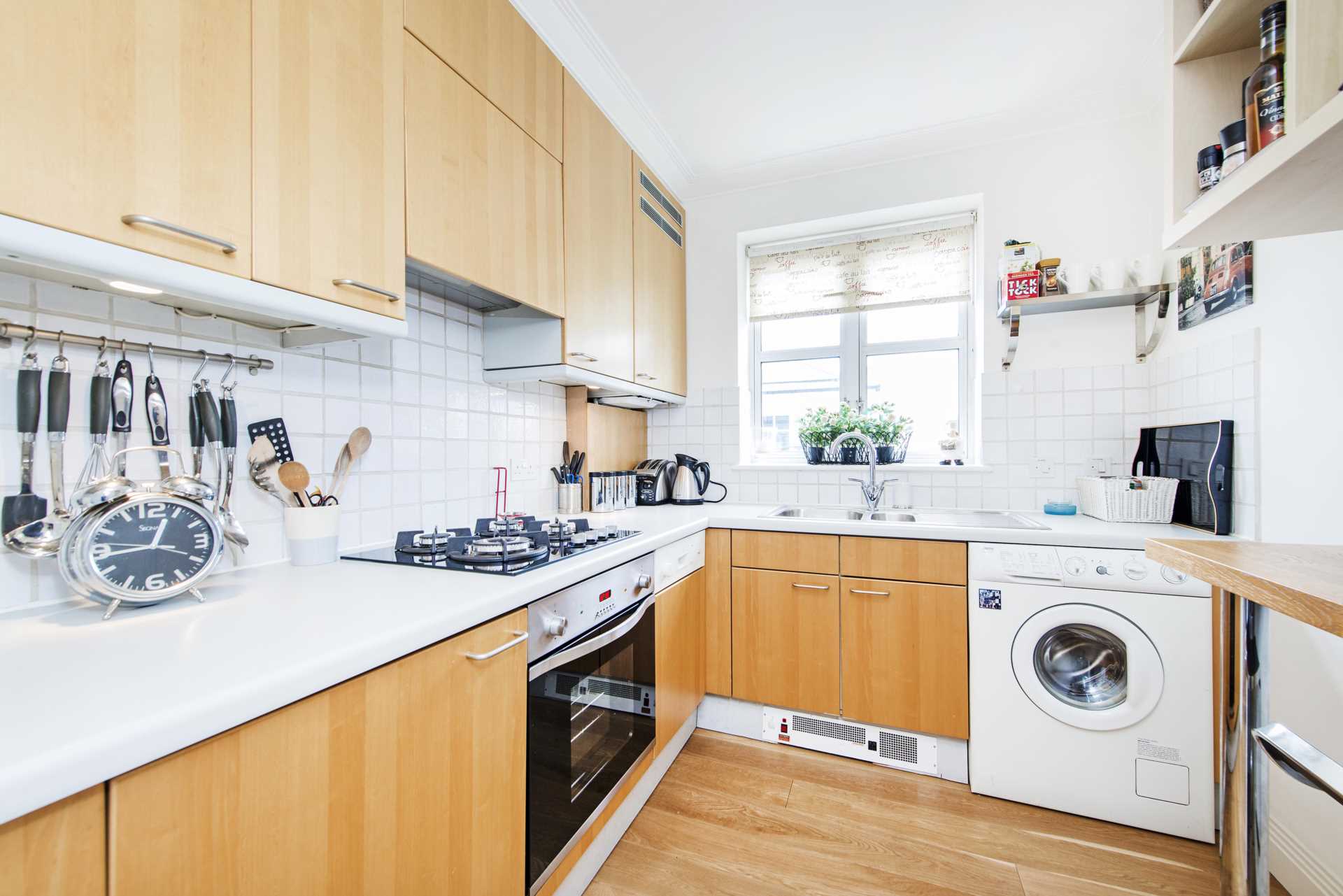 Walnut Court, Kensington Green, W8, Image 7