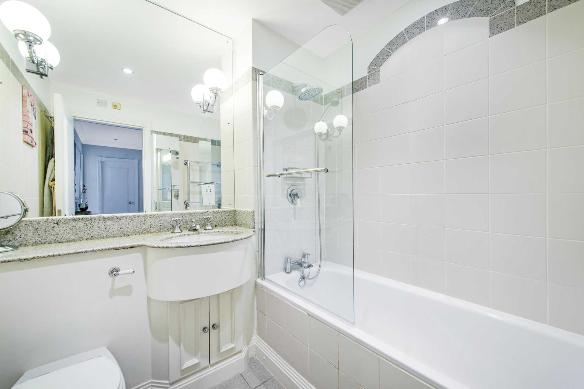 Walnut Court, Kensington Green, W8, Image 9