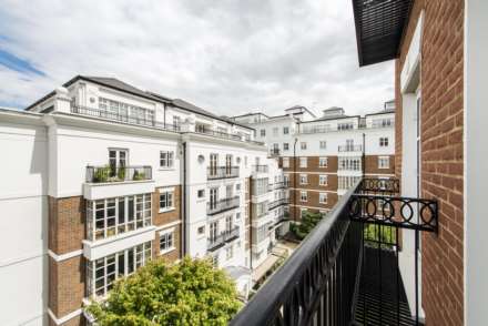 Walnut Court, Kensington Green, W8, Image 11