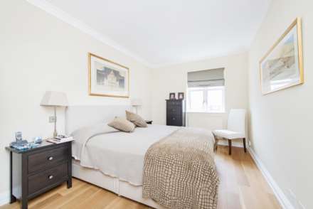 Walnut Court, Kensington Green, W8, Image 2