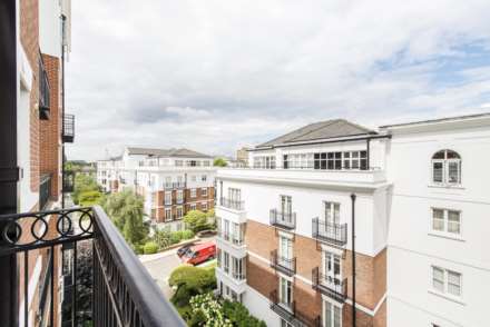 Walnut Court, Kensington Green, W8, Image 3