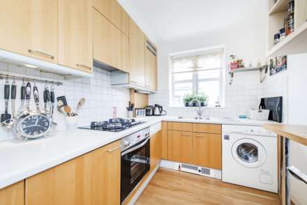 Walnut Court, Kensington Green, W8, Image 7