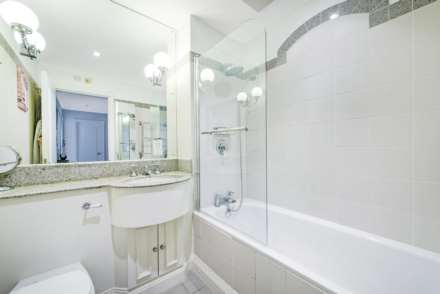 Walnut Court, Kensington Green, W8, Image 9