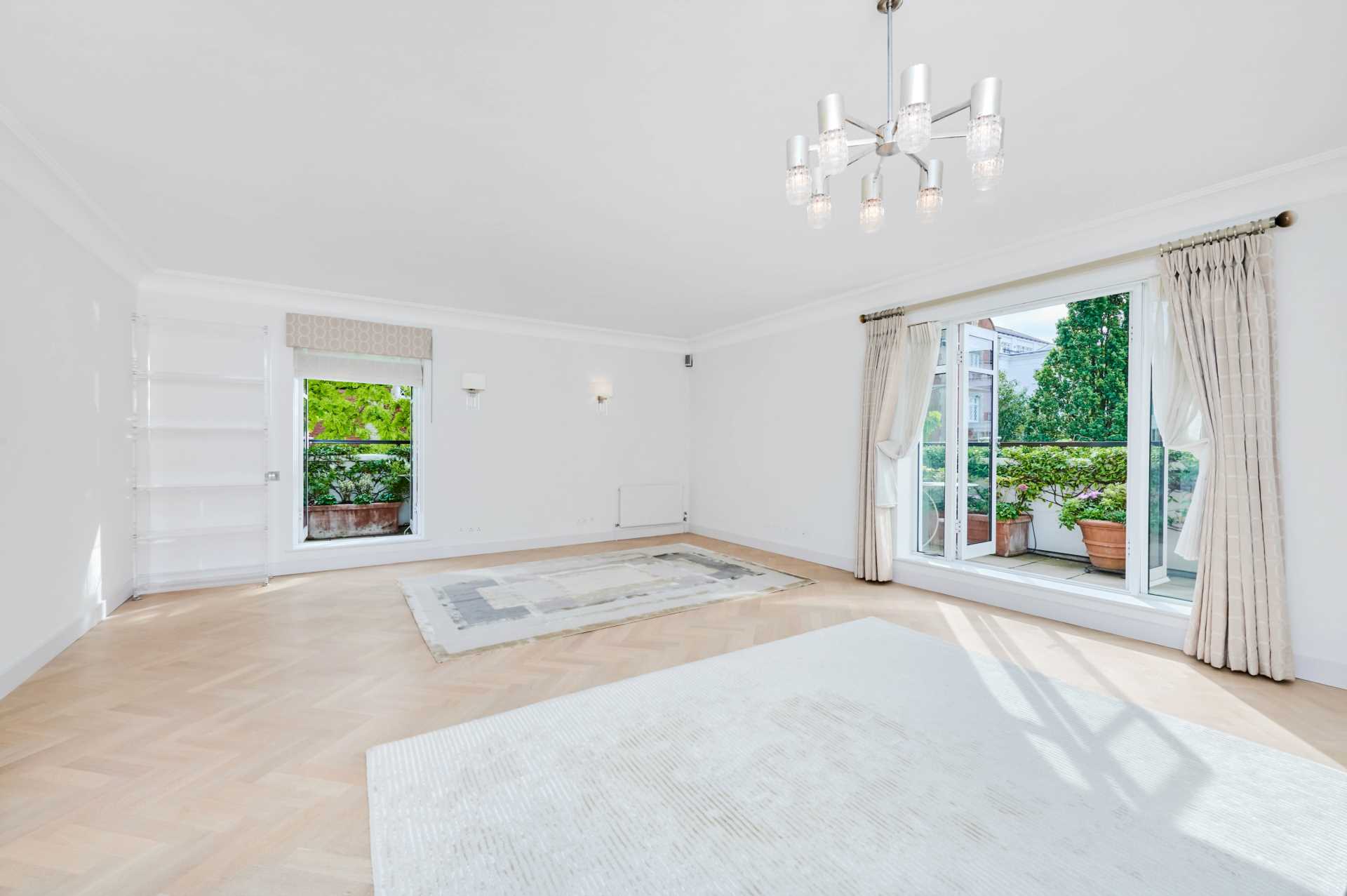 Tamarind Court, Kensington Green, W8, Image 2