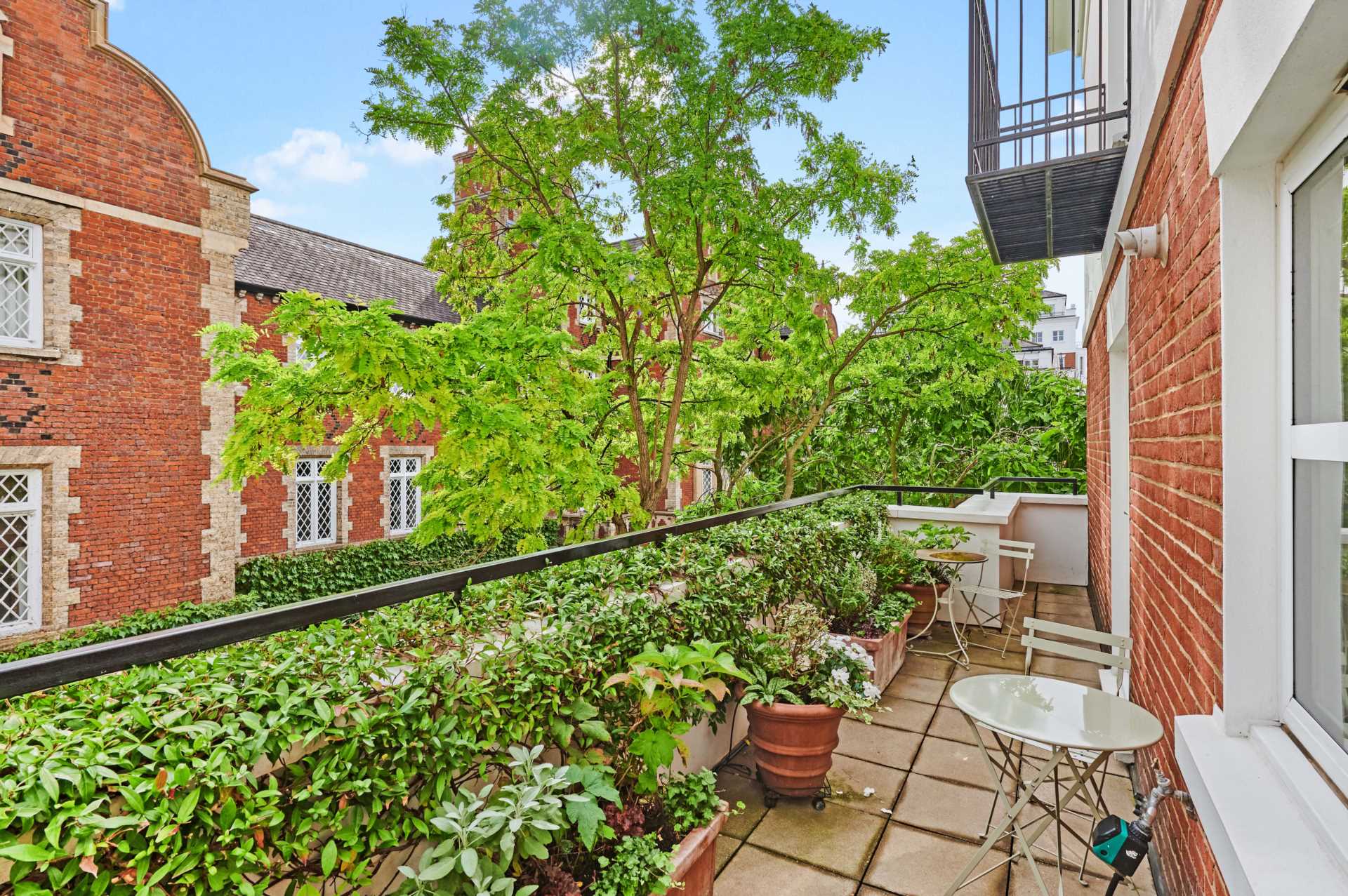 Tamarind Court, Kensington Green, W8, Image 6