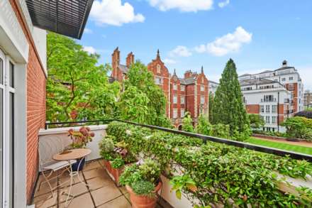 Tamarind Court, Kensington Green, W8, Image 5