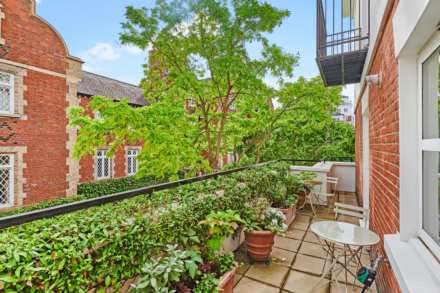 Tamarind Court, Kensington Green, W8, Image 6