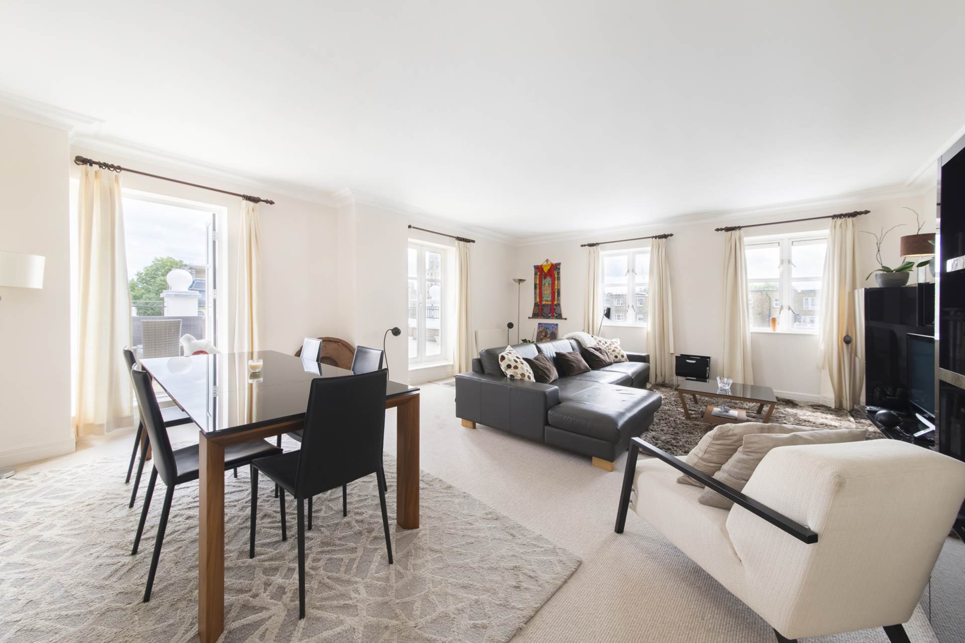 Oak Lodge, Kensington Green, W8, Image 4