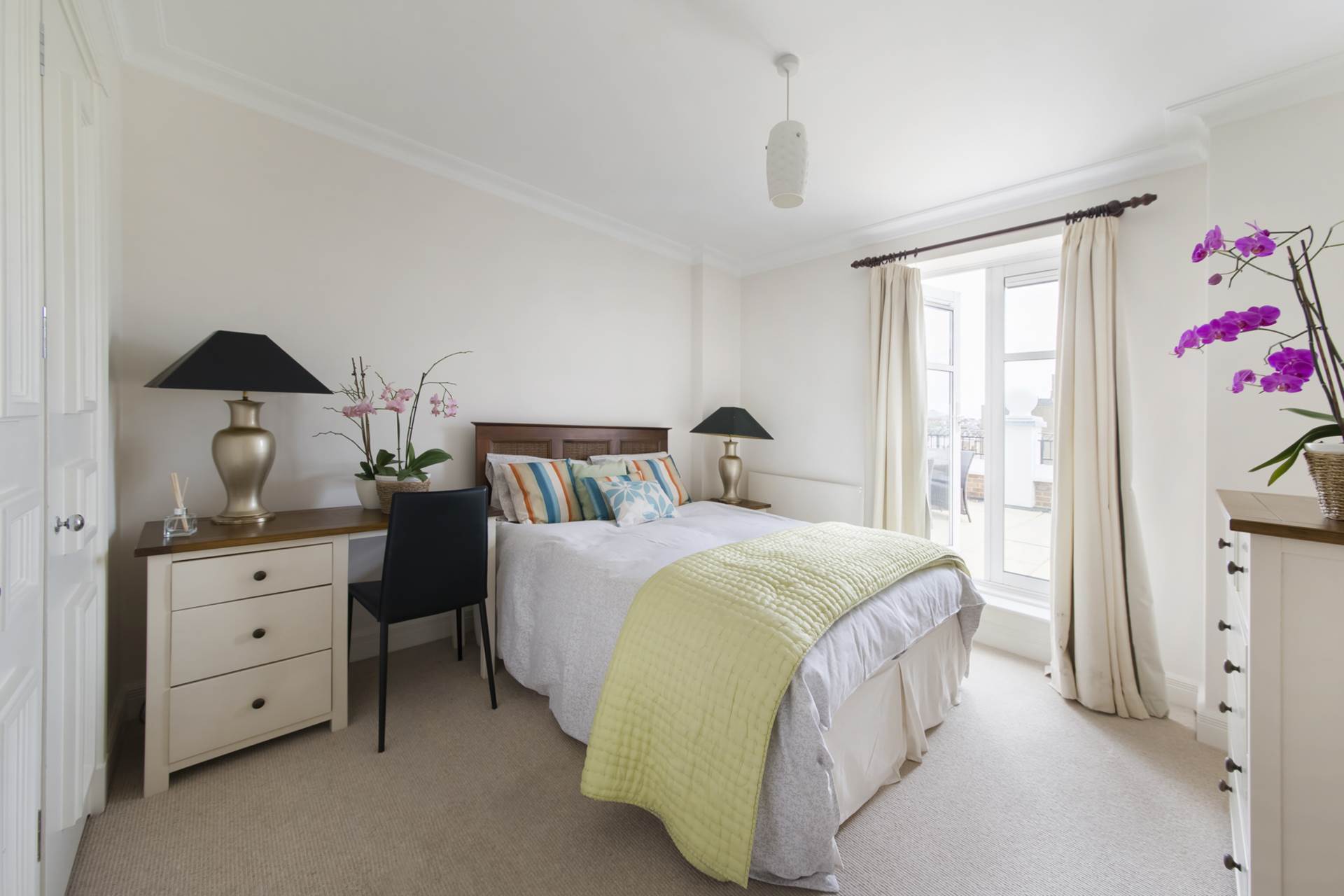 Oak Lodge, Kensington Green, W8, Image 5