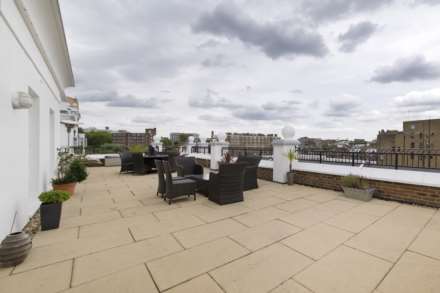 Oak Lodge, Kensington Green, W8, Image 11