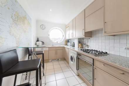 Oak Lodge, Kensington Green, W8, Image 2