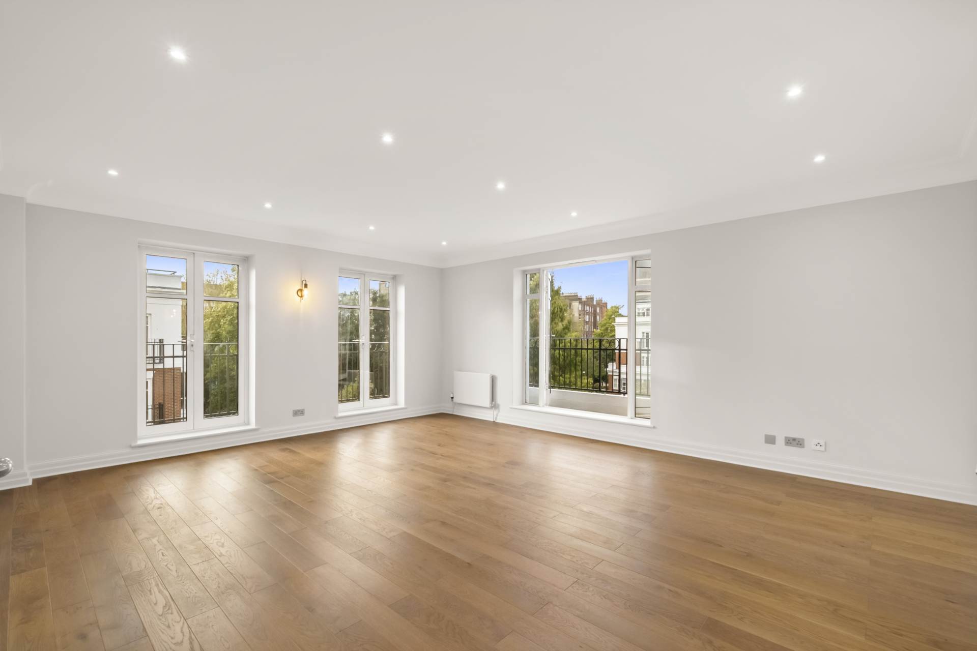 Sycamore Lodge, Kensington Green, Image 1