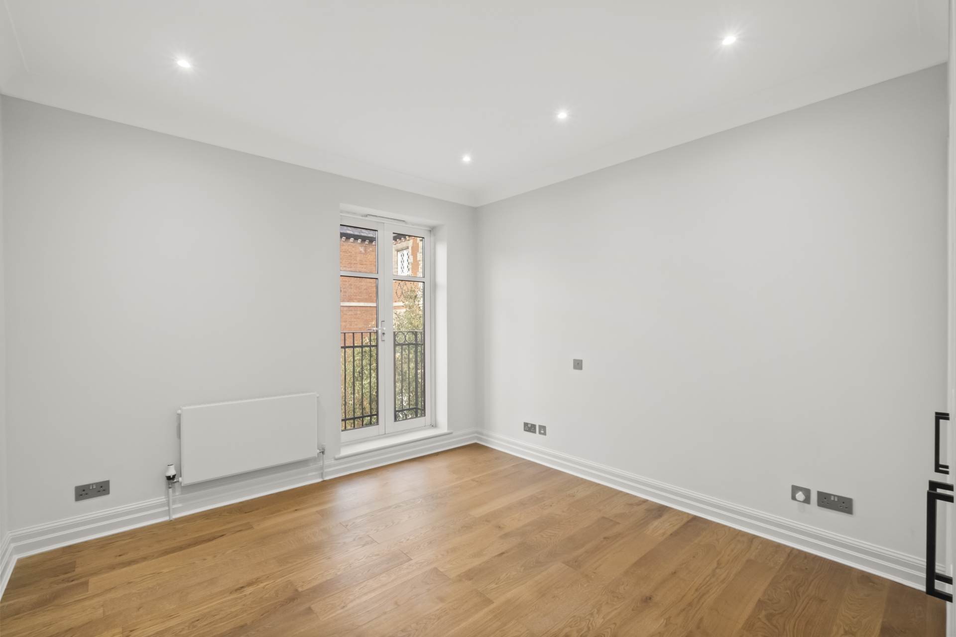 Sycamore Lodge, Kensington Green, Image 10