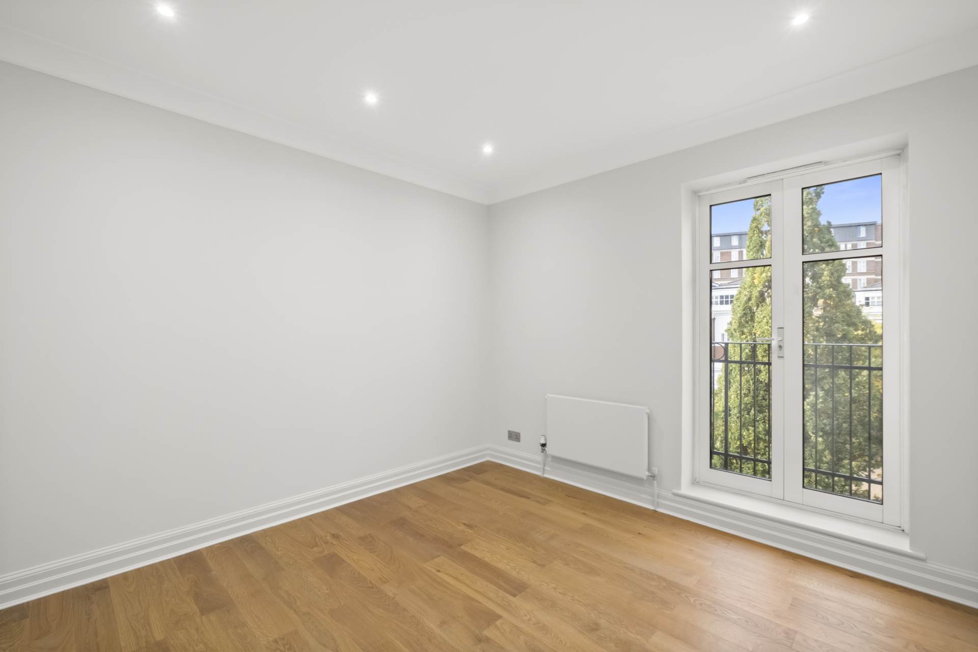 Sycamore Lodge, Kensington Green, Image 11