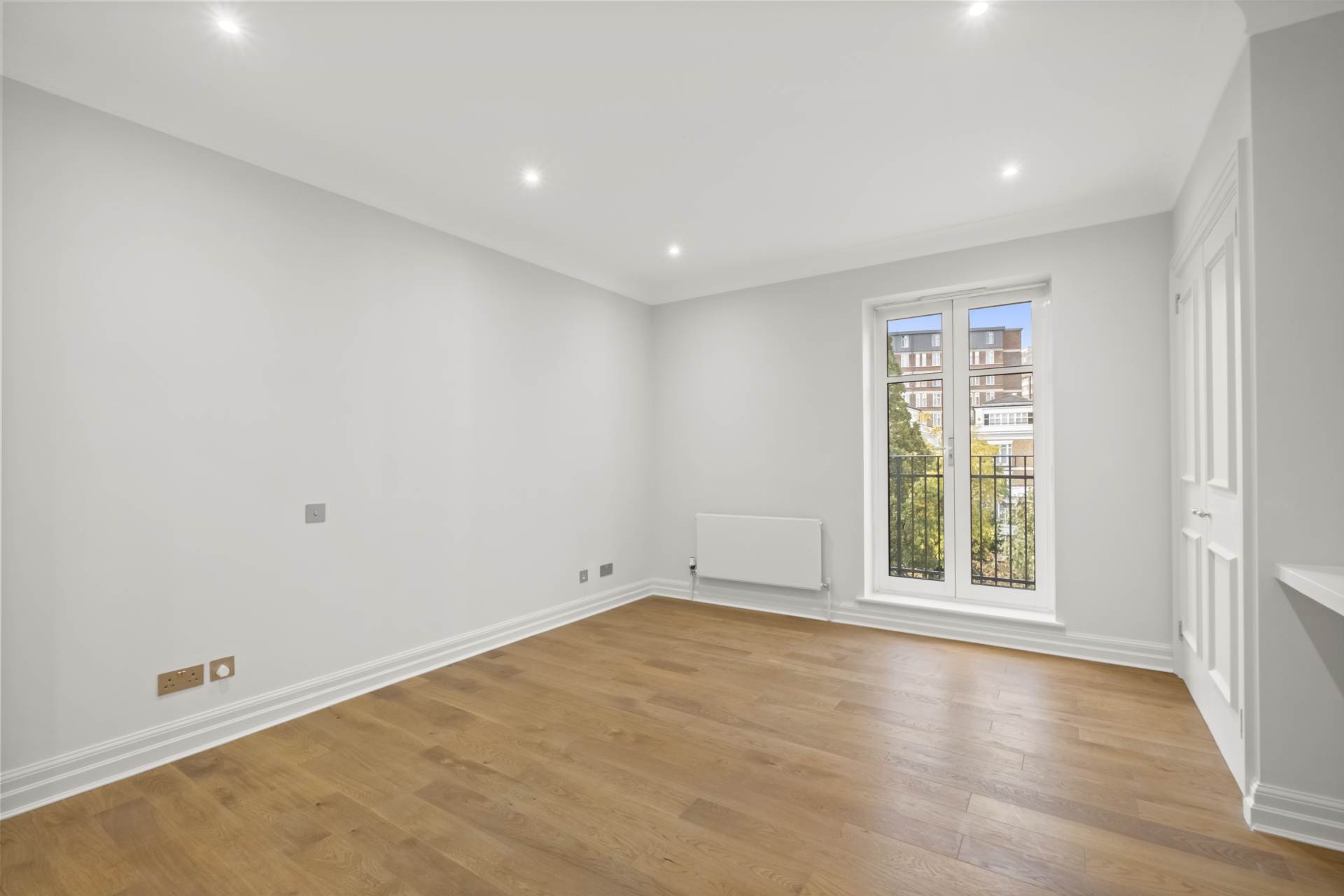 Sycamore Lodge, Kensington Green, Image 13