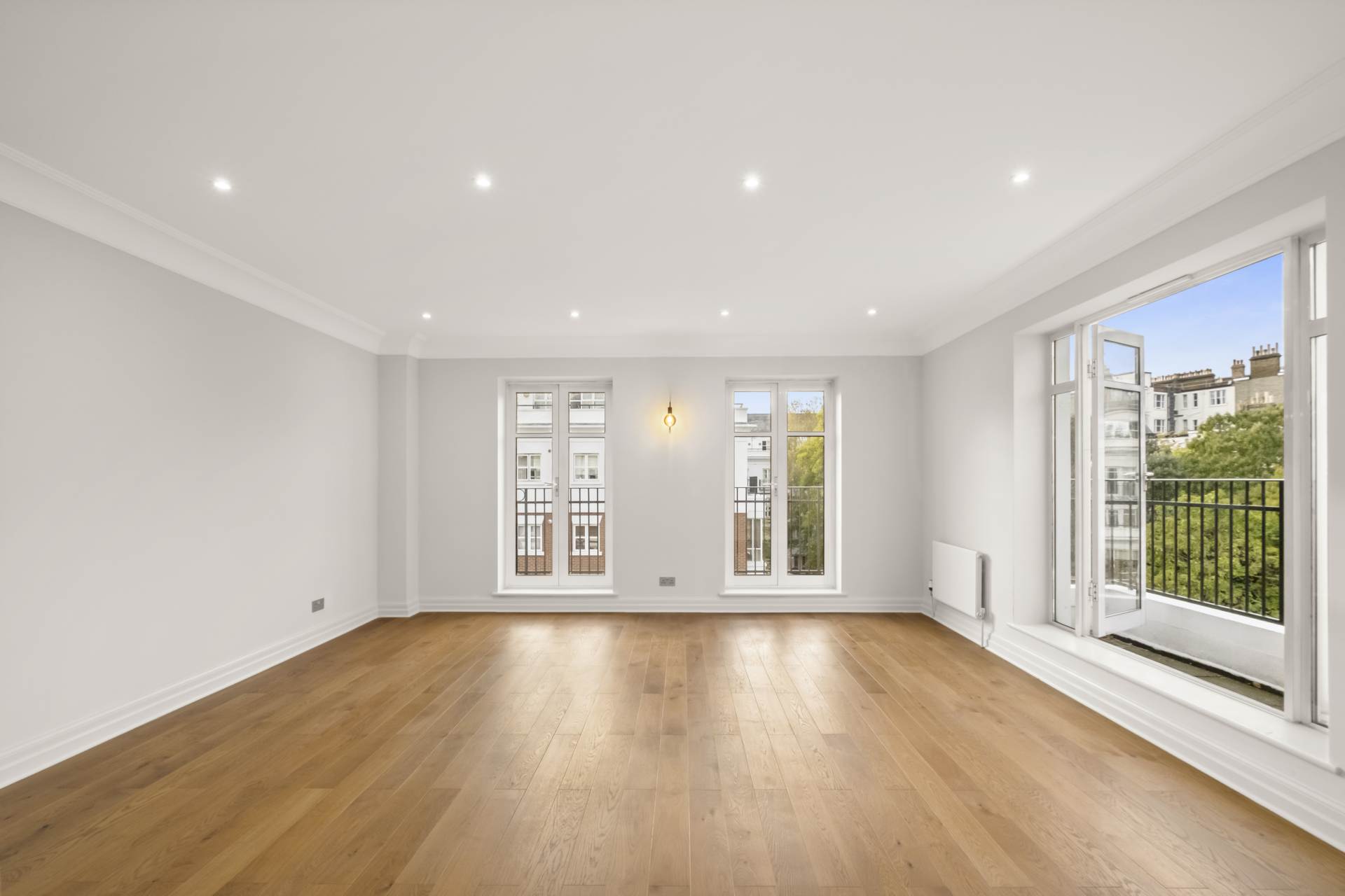 Sycamore Lodge, Kensington Green, Image 2