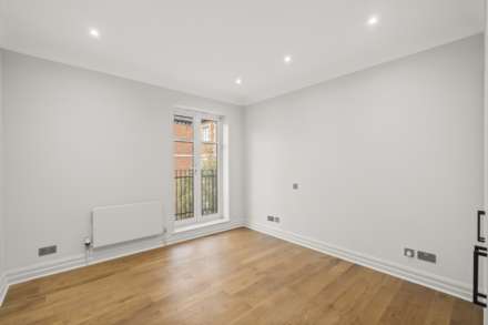 Sycamore Lodge, Kensington Green, Image 10