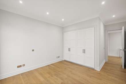 Sycamore Lodge, Kensington Green, Image 12