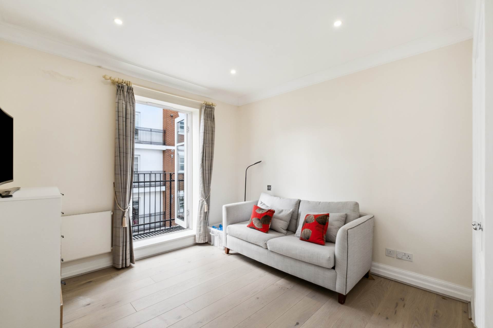 Sycamore Lodge, Kensington Green, W8, Image 10
