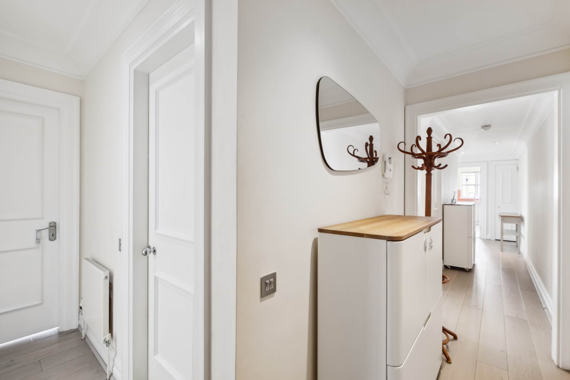 Sycamore Lodge, Kensington Green, W8, Image 12
