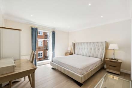 Sycamore Lodge, Kensington Green, W8, Image 2