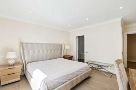Sycamore Lodge, Kensington Green, W8, Image 8