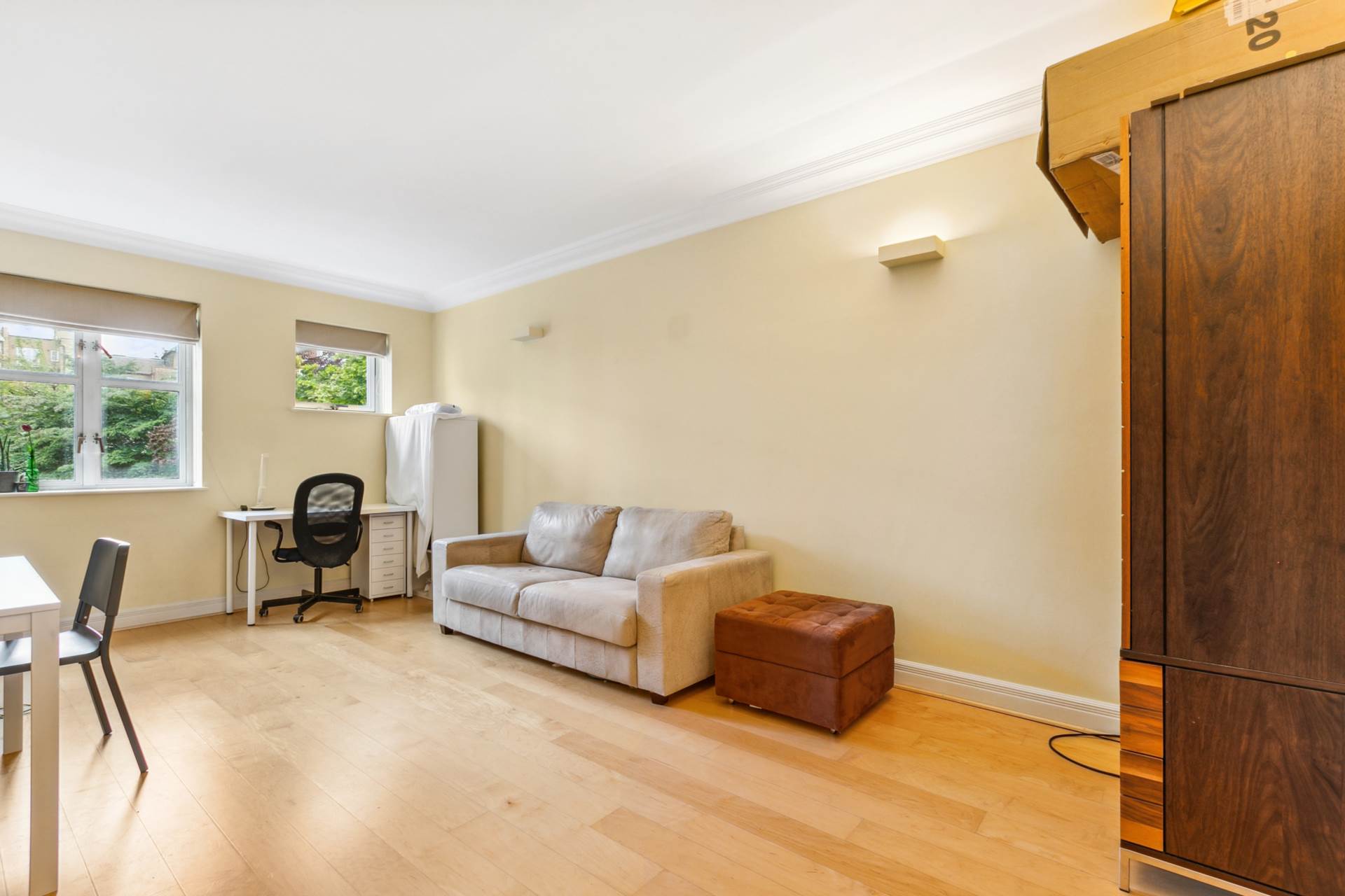 Redwood Mansions, Chantry Square, W8, Image 3