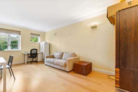 Redwood Mansions, Chantry Square, W8, Image 3