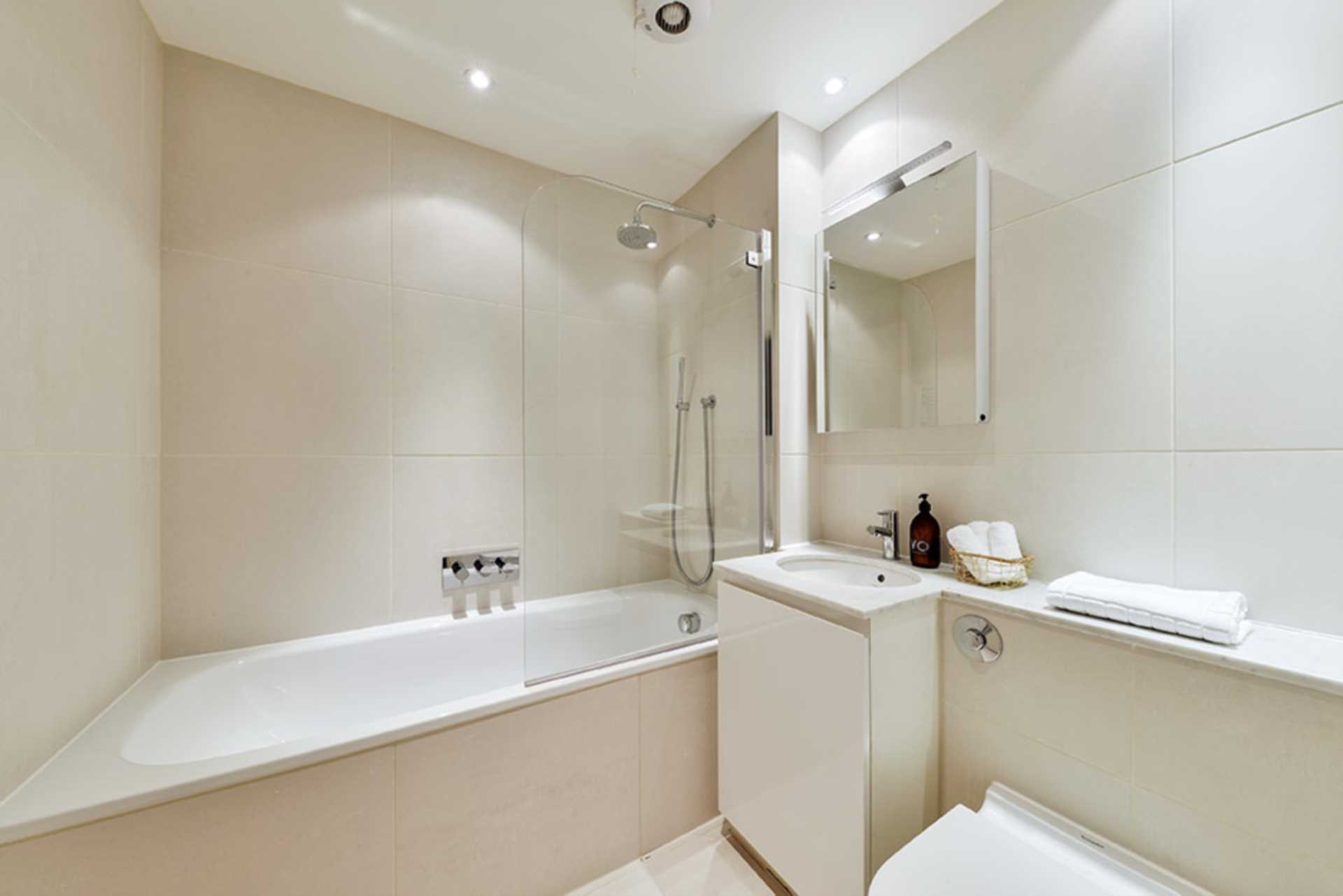 Walnut Court, Kensington Green, W8, Image 8