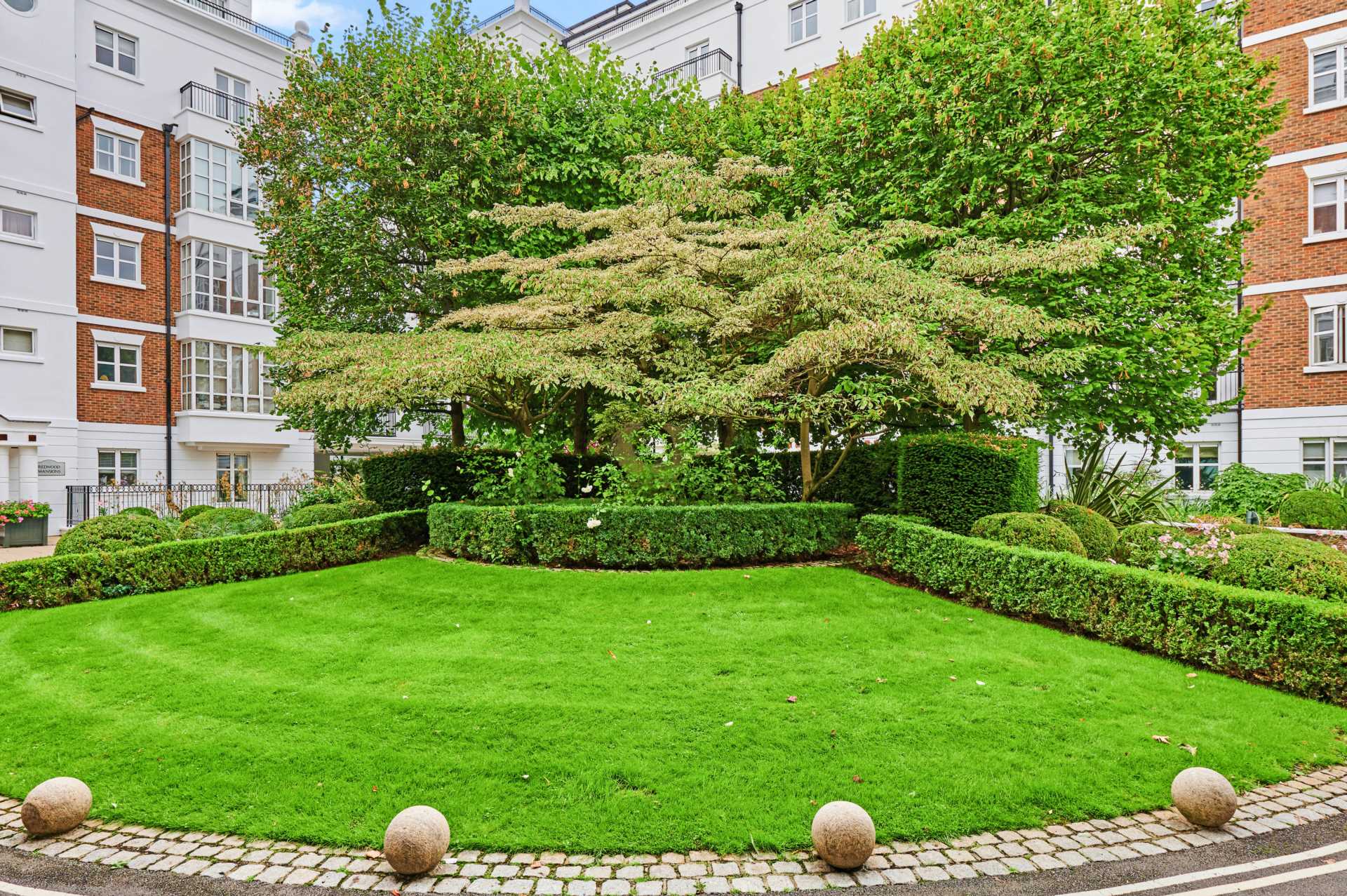 Walnut Court, Kensington Green, W8, Image 9