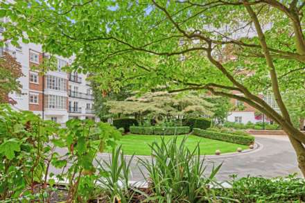 Walnut Court, Kensington Green, W8, Image 10