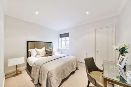Walnut Court, Kensington Green, W8, Image 7