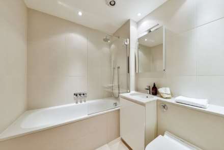 Walnut Court, Kensington Green, W8, Image 8