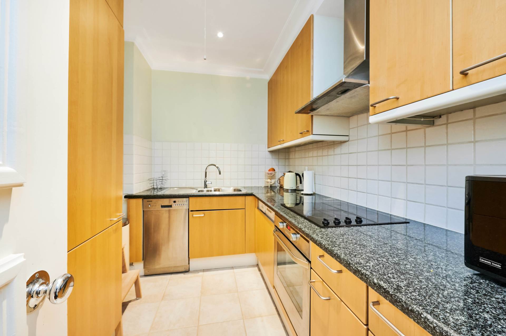 Oak Lodge, Kensington Green, W8, Image 4