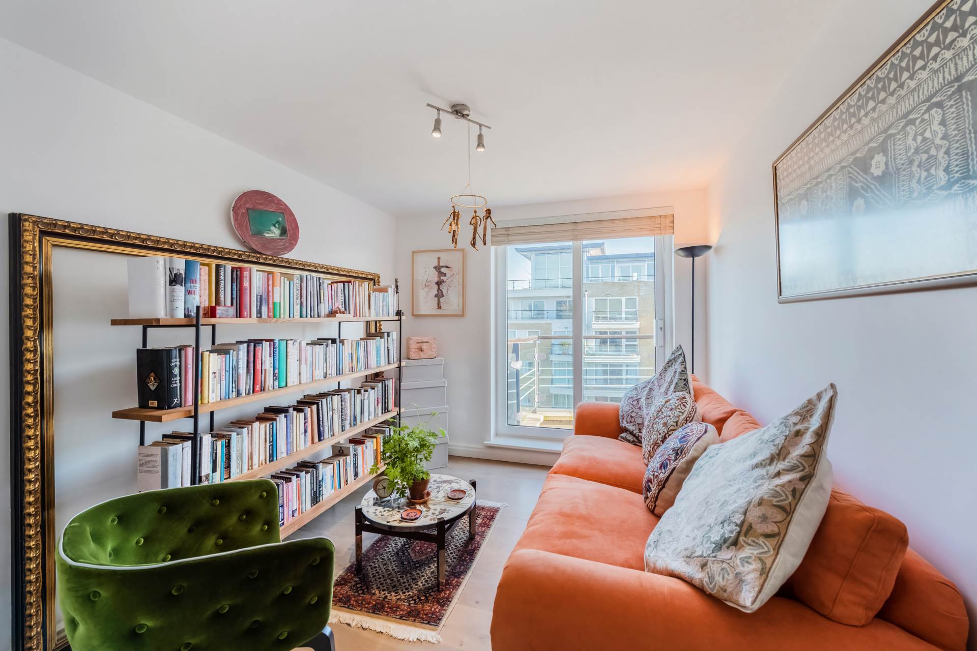 Smugglers Way, London, Image 10