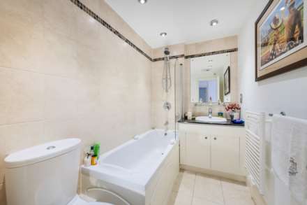 Smugglers Way, London, Image 12