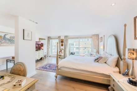 Smugglers Way, London, Image 6