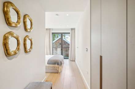 Holland Park Gate, W8, Image 7