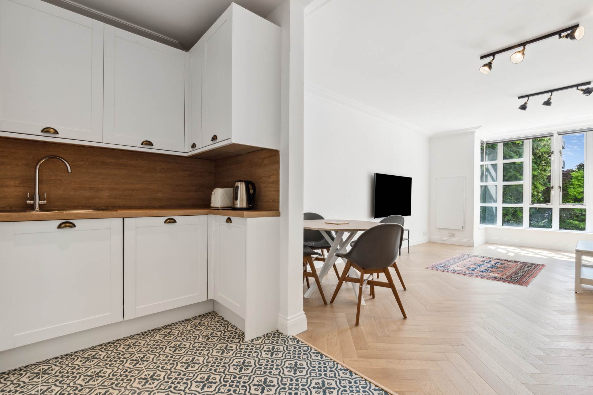 Oak Lodge, Kensington Green, W8, Image 7