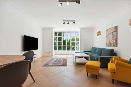 2 Bedroom Apartment, Oak Lodge, Kensington Green, W8