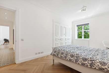 Oak Lodge, Kensington Green, W8, Image 11